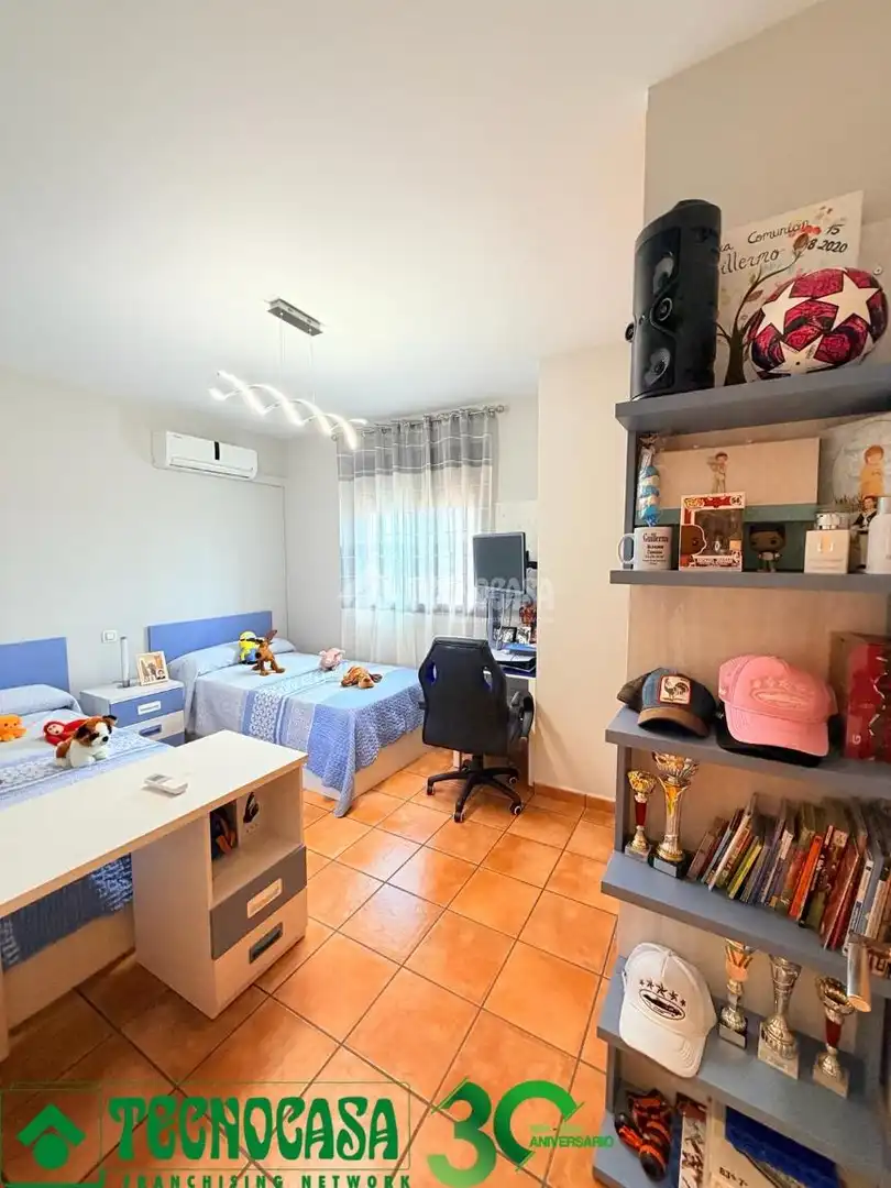 Habitación de Casa adosada en venta en Burujón con Aire acondicionado, Calefacción y Terraza