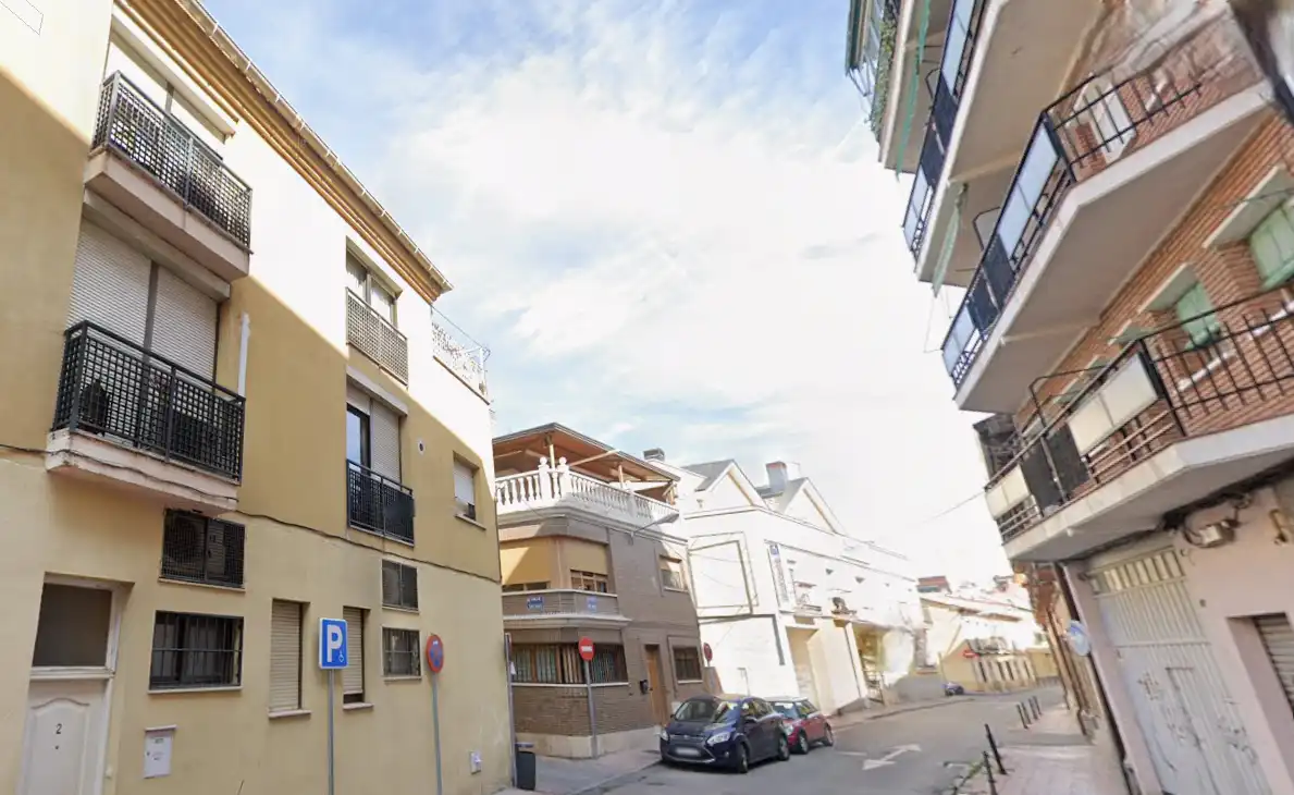Vista exterior de Piso en venta en Alcalá de Henares