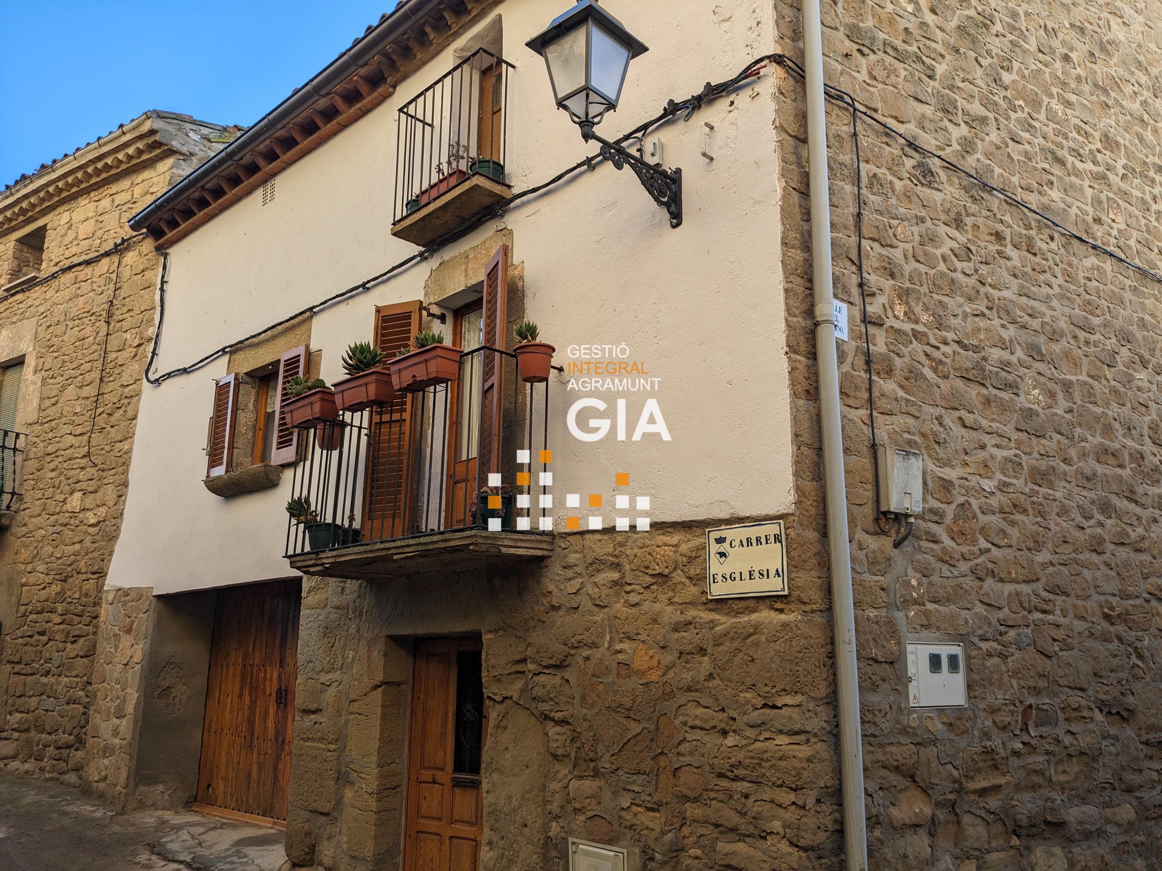 Vista exterior de Casa o xalet en venda en Ossó de Sió amb Traster, Moblat i Balcó