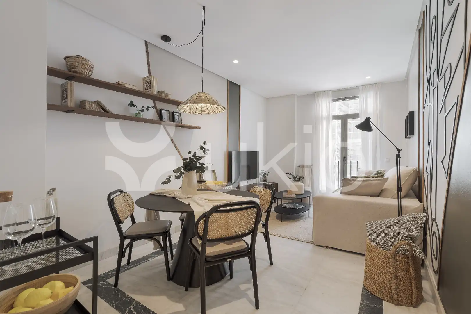 Sala de estar de Apartamento de alquiler en Madrid con Aire acondicionado, Calefacción y Amueblado