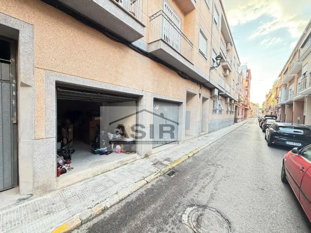 Außenansicht von Garage zum Verkauf in Carcaixent