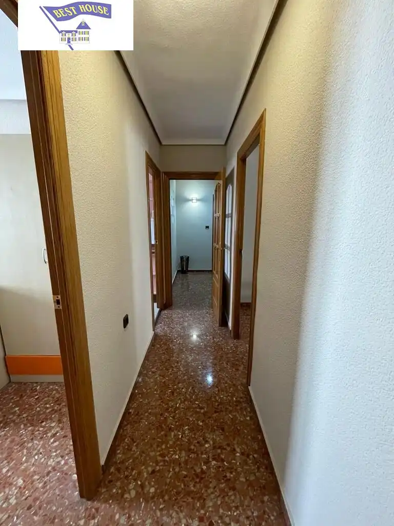 Wohnung zur Miete in Ensanche - Franciscanos