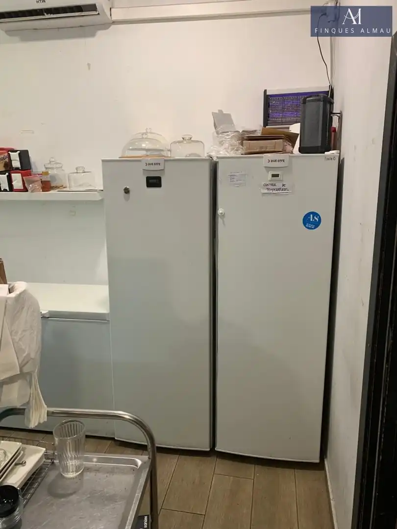 Local de alquiler en Vilanova i la Geltrú con Aire acondicionado y Amueblado