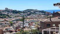 Vista exterior de Casa o xalet en venda en Sant Feliu de Guíxols amb Terrassa, Piscina i Balcó