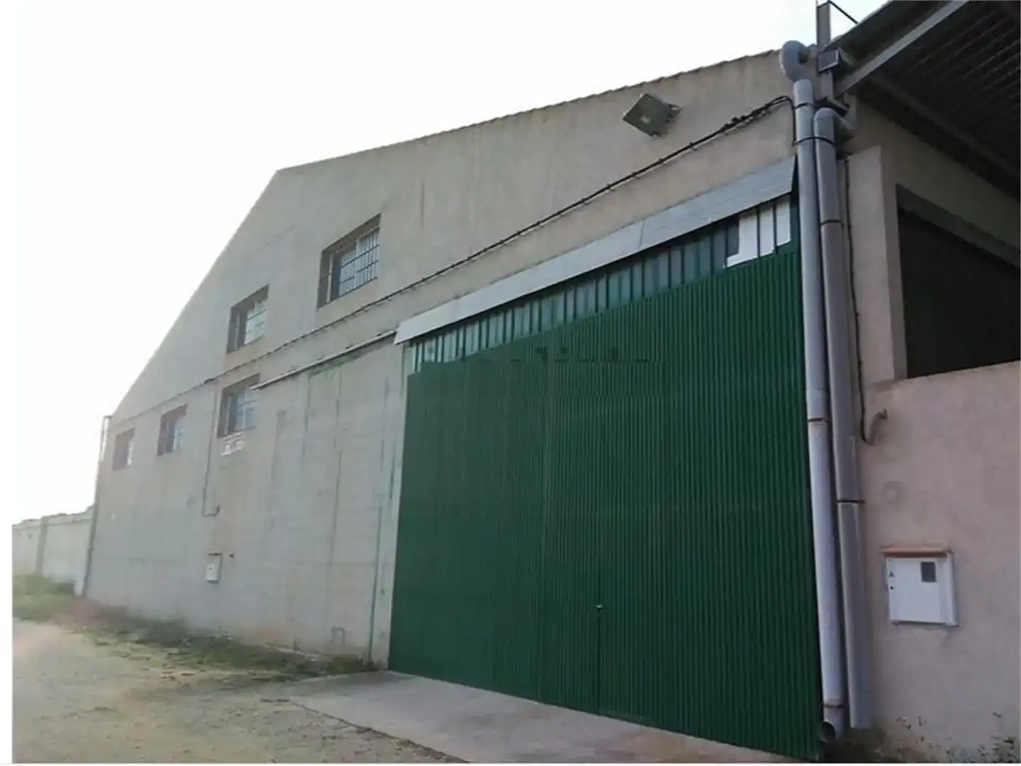 Vista exterior de Nau industrial en venda en La Gineta