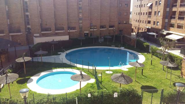 Piso en Alquiler en Calle Chipre, 5 en El Cano - Los Bermejales