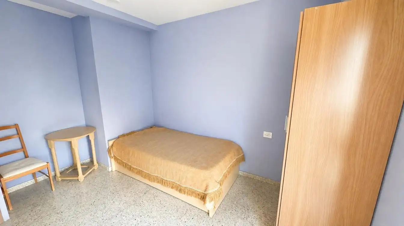 Bedroom of Flat for sale in Granada  with Heating, Furnished and Balcony