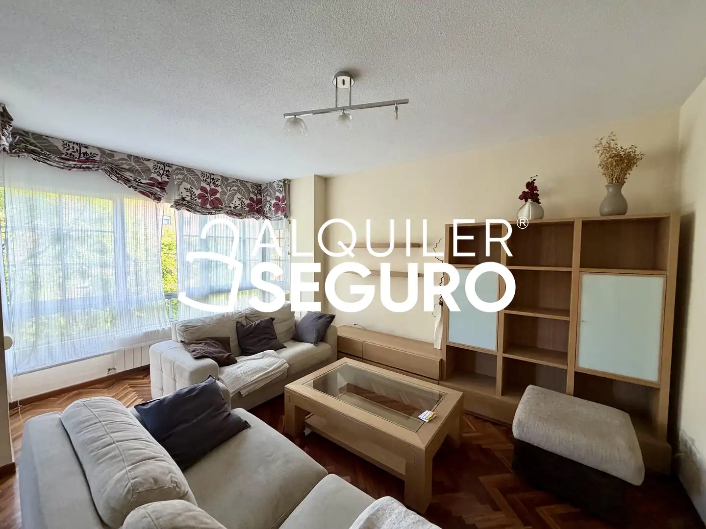 Living room of Flat for rent in Leganés  with Air Conditioner, Heating and Storage room