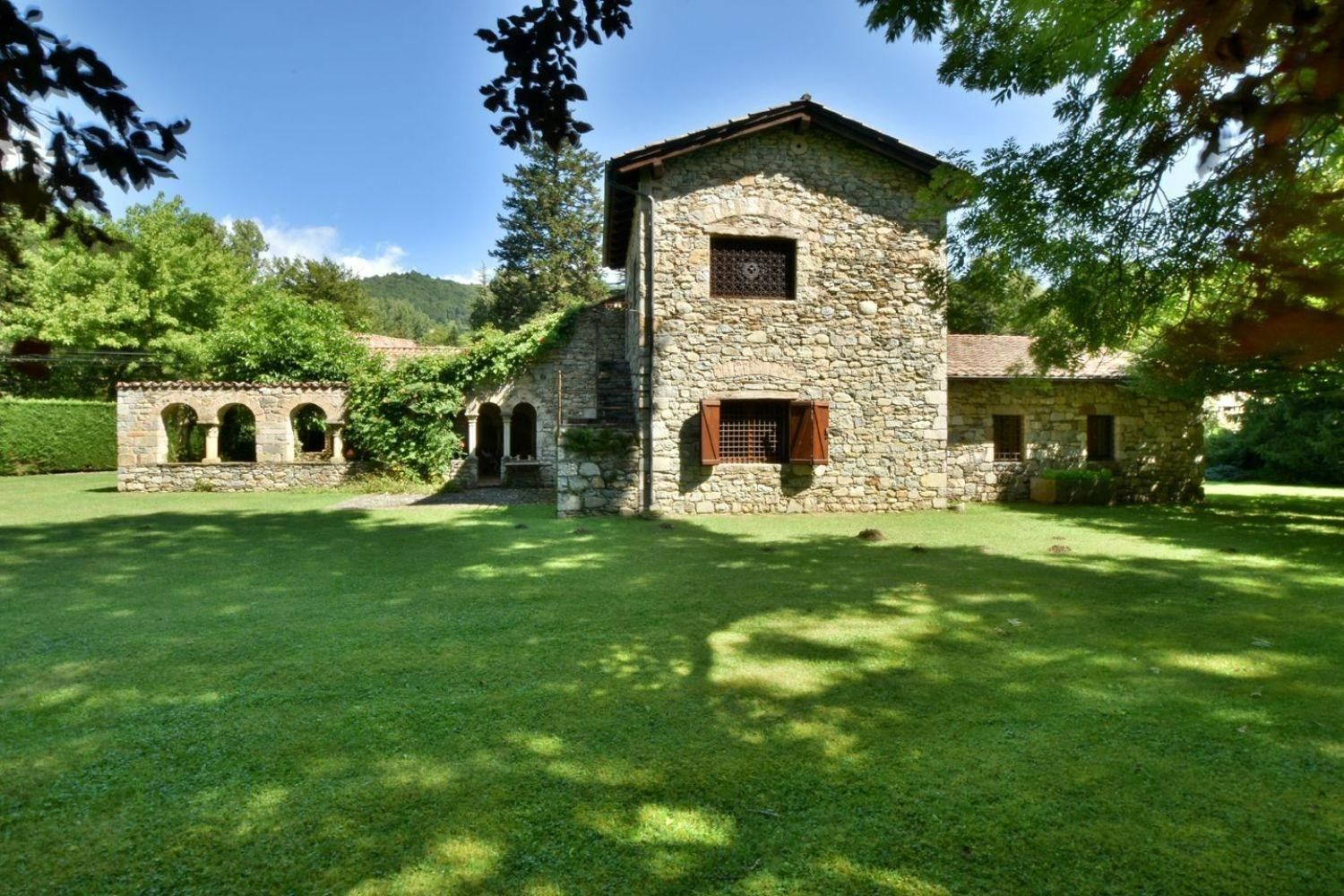 Jardí de Finca rústica en venda en Camprodon amb Jardí privat i Parquet