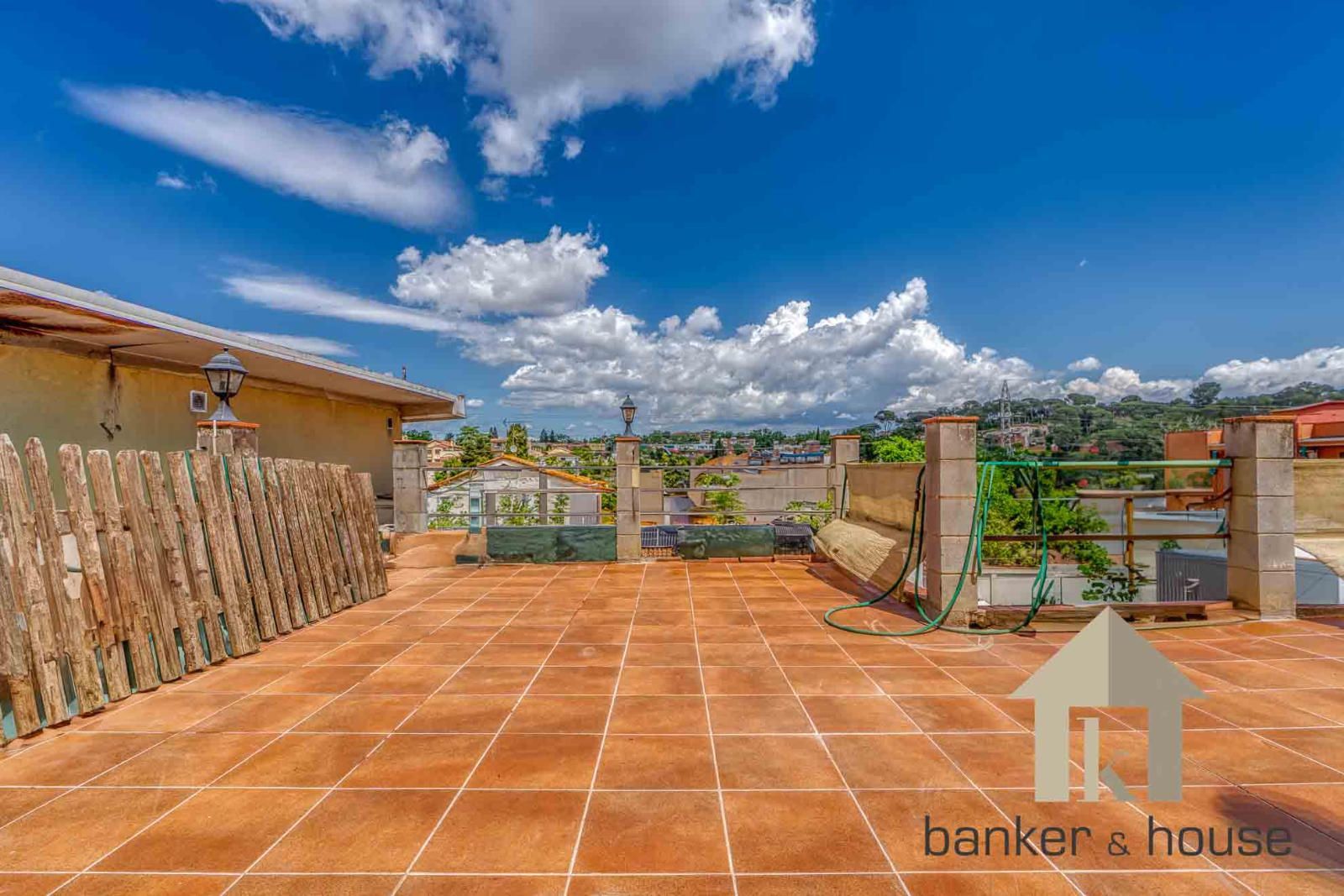 Terrace of Single-family semi-detached for sale in Cerdanyola del Vallès  with Heating, Parquet flooring and Terrace