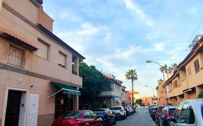 Vista exterior de Dúplex en venda en  Murcia Capital amb Aire condicionat, Jardí privat i Terrassa