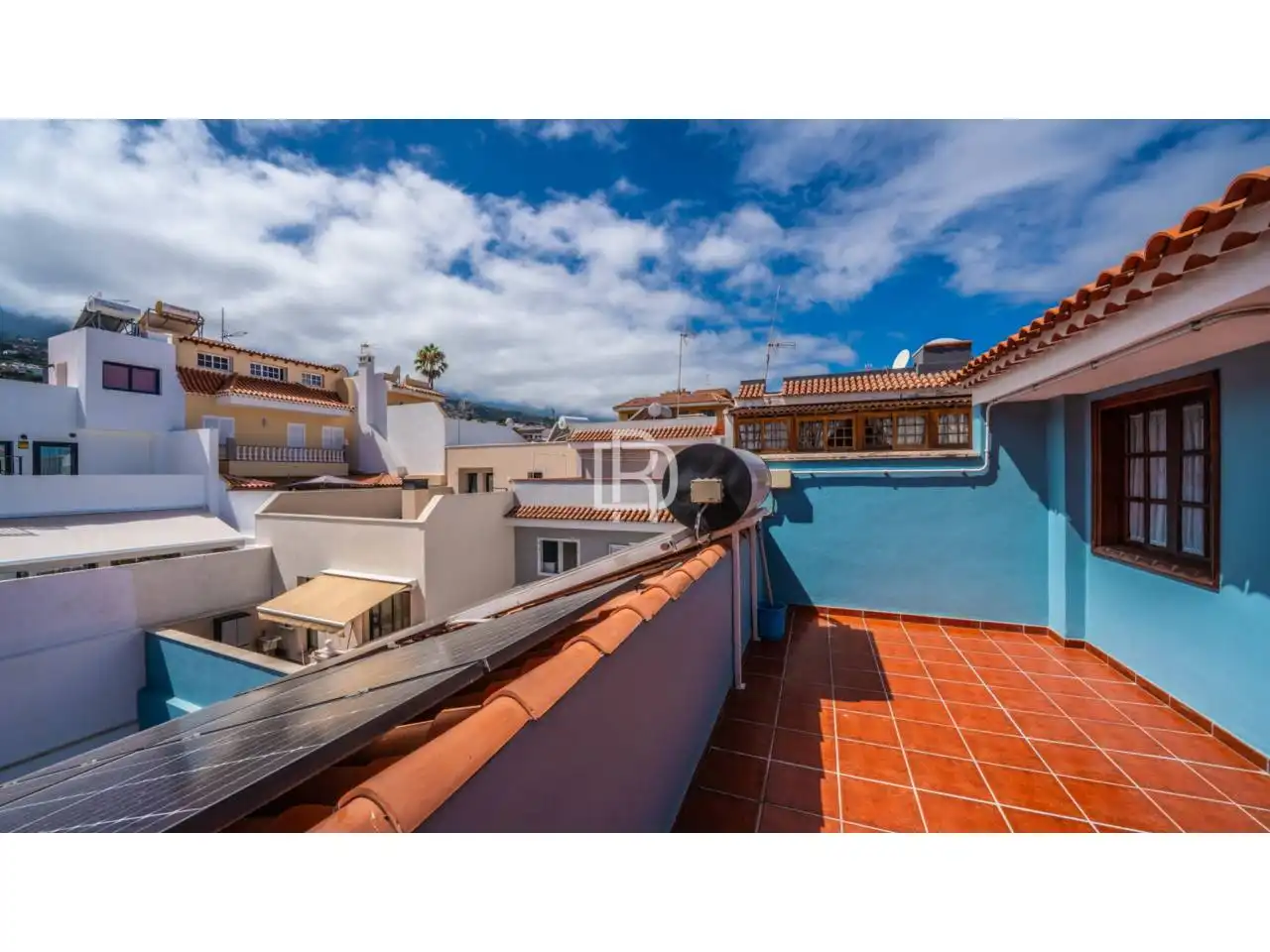 Exterior view of Detached homes for sale in La Orotava  with Parquet flooring, Terrace and Furnished