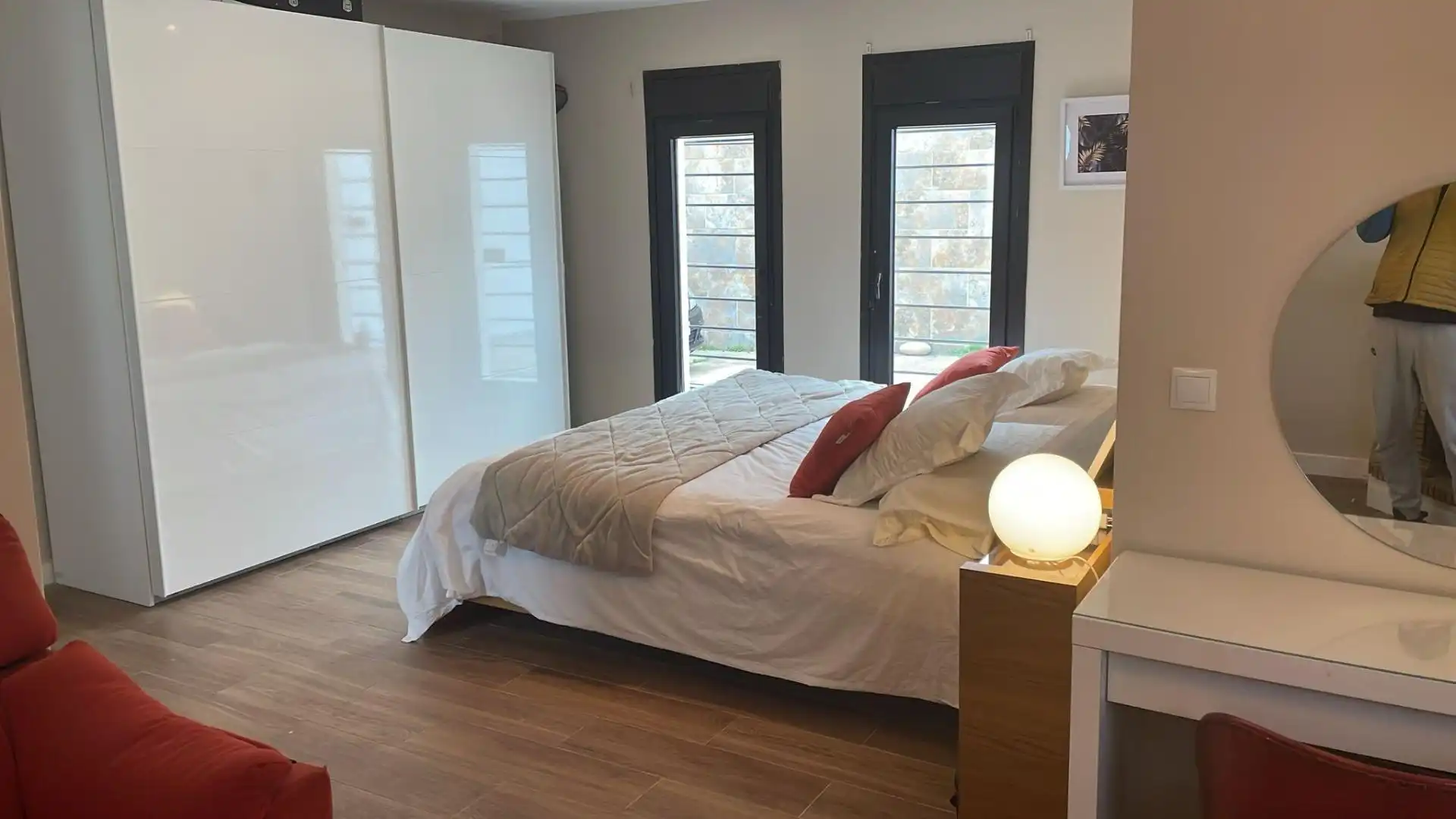 Schlafzimmer von Haus oder Chalet zum Verkauf in Algeciras mit Klimaanlage, Heizung und Privatgarten