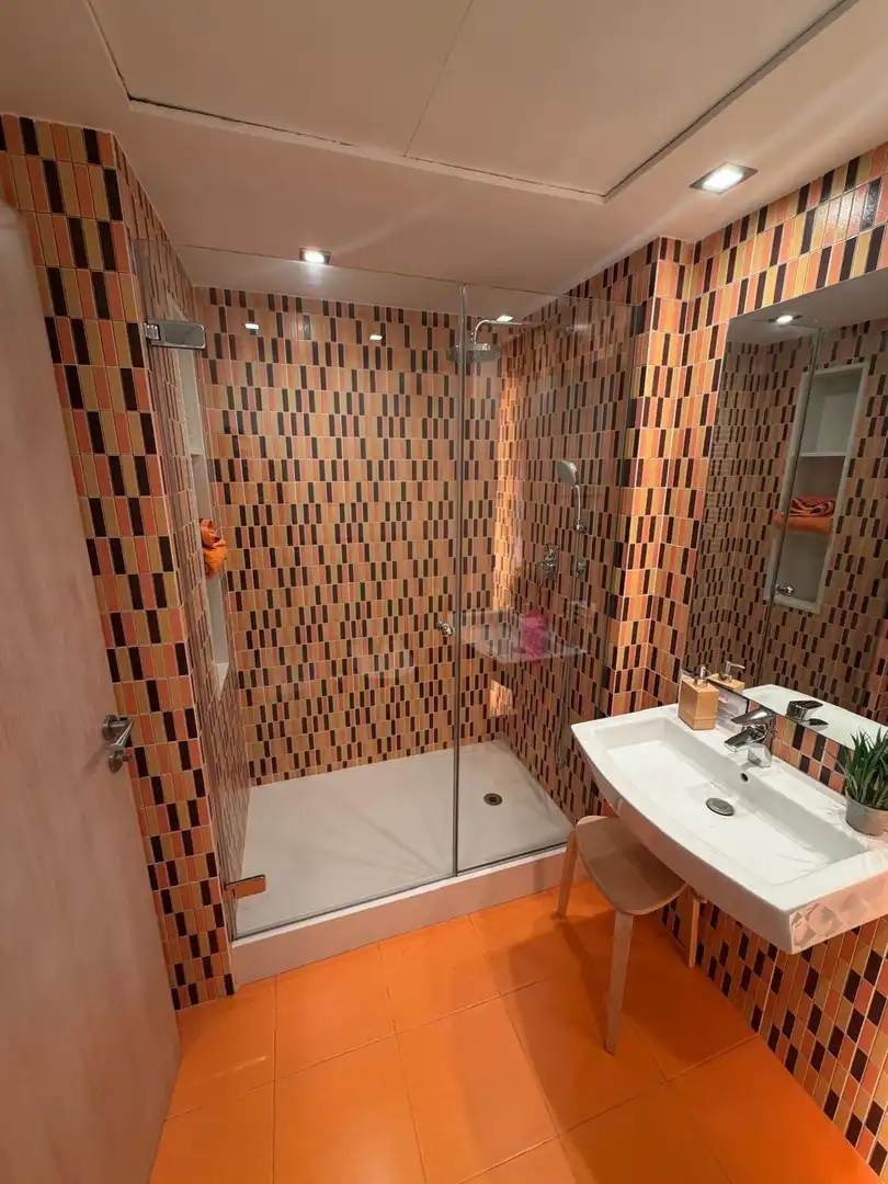 Baño de Piso en venta en Alfafar con Aire acondicionado, Terraza y Amueblado