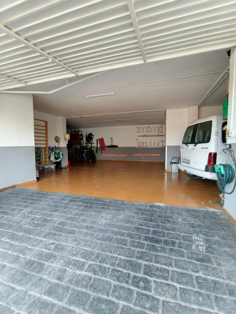 Aparcament de Casa o xalet en venda en Valls amb Aire condicionat, Calefacció i Jardí privat