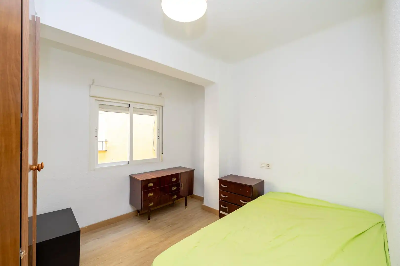 Bedroom of Flat for sale in Granada