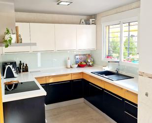 Kitchen of House or chalet for sale in  Granada Capital  with Air Conditioner, Heating and Parquet flooring