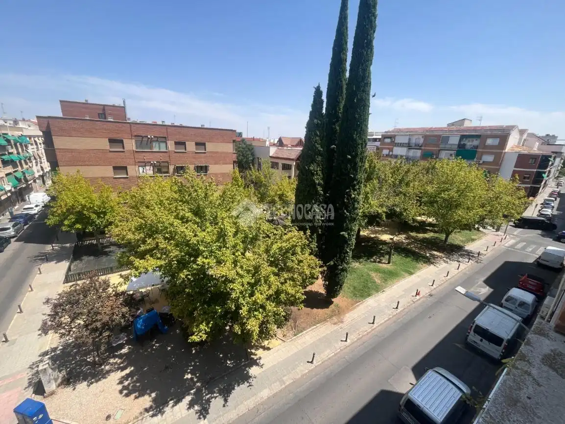 Vista exterior de Pis en venda en Ciudad Real amb Calefacció