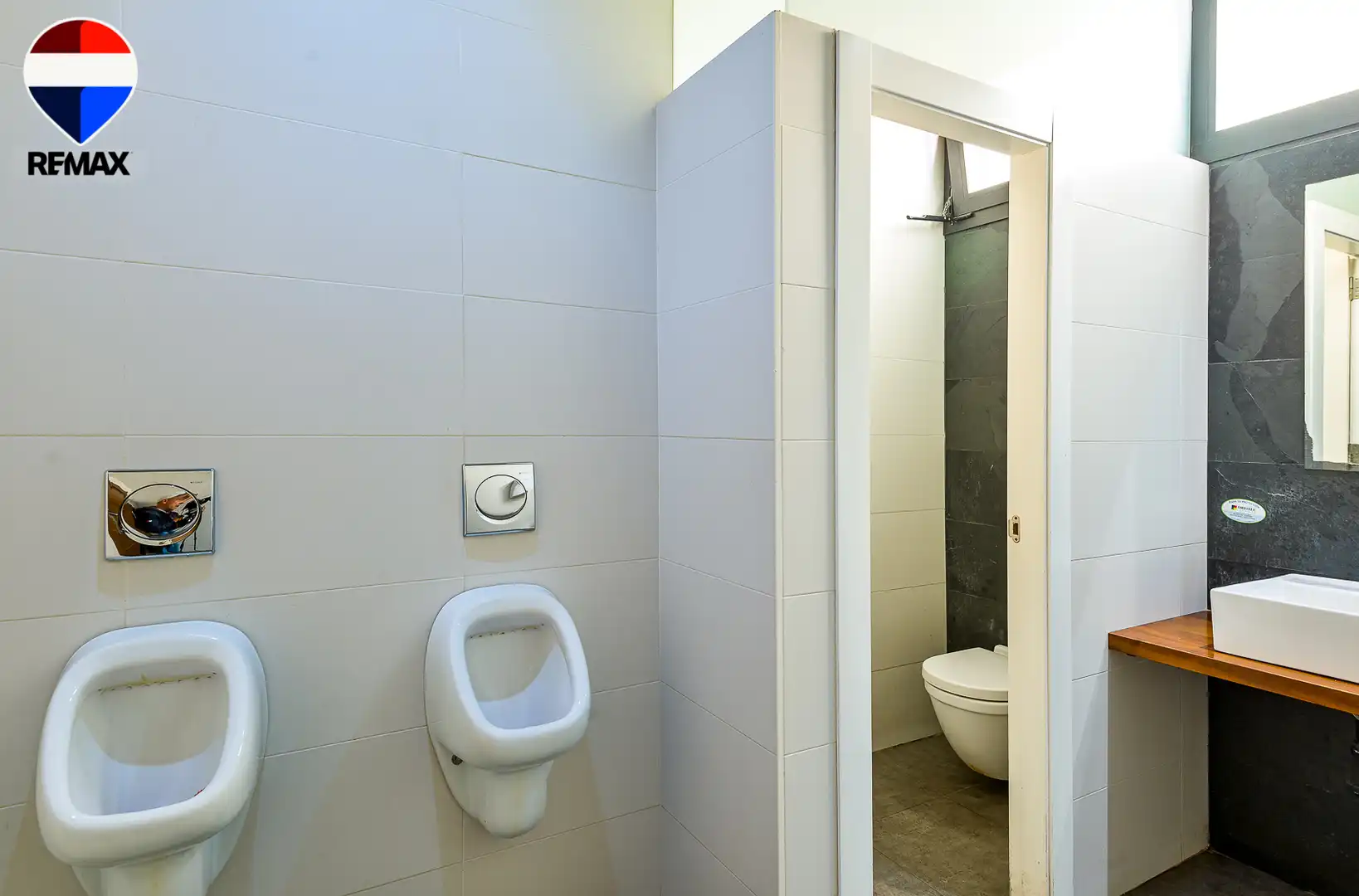 Local comercial en venta en Avenida del Locutor Vicente Hipólito 8, imagen 59