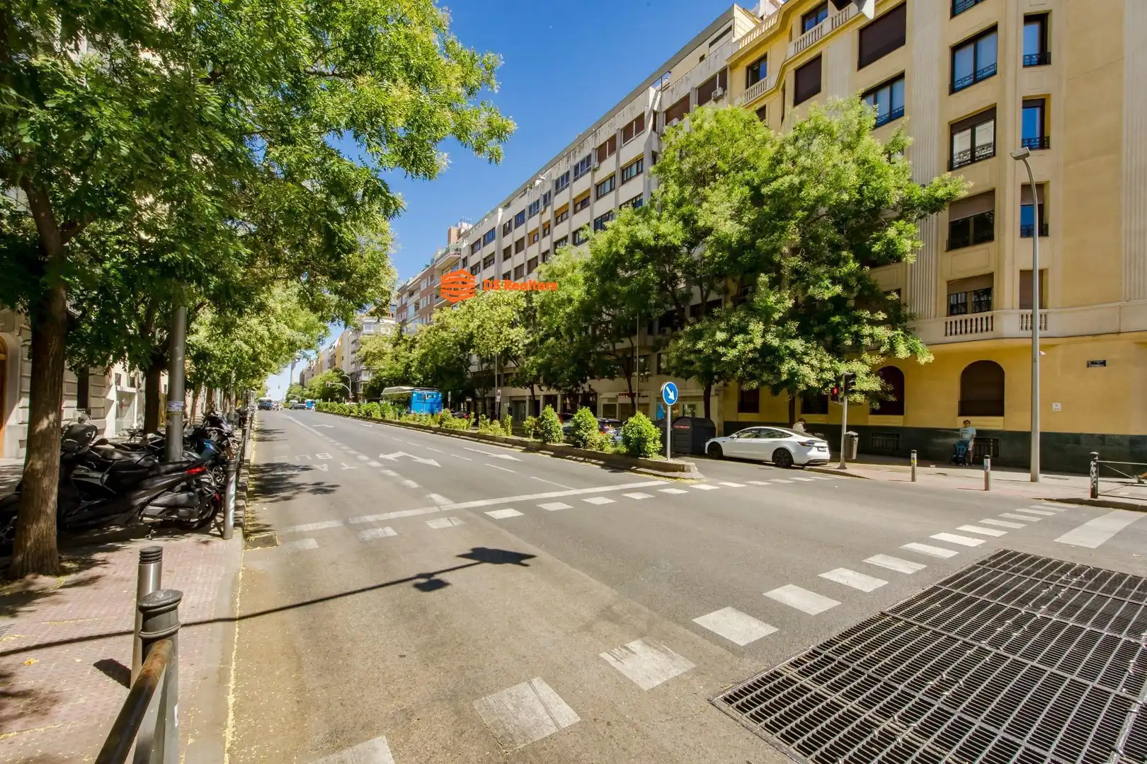 Exterior view of Flat for sale in Madrid  with Air Conditioner, Heating and Parquet flooring