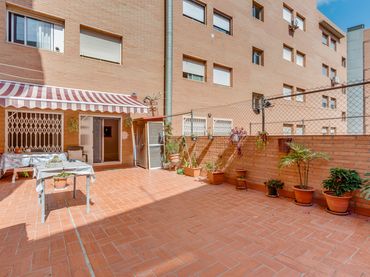 Flat with lift for sale in Plaça del Verdum
