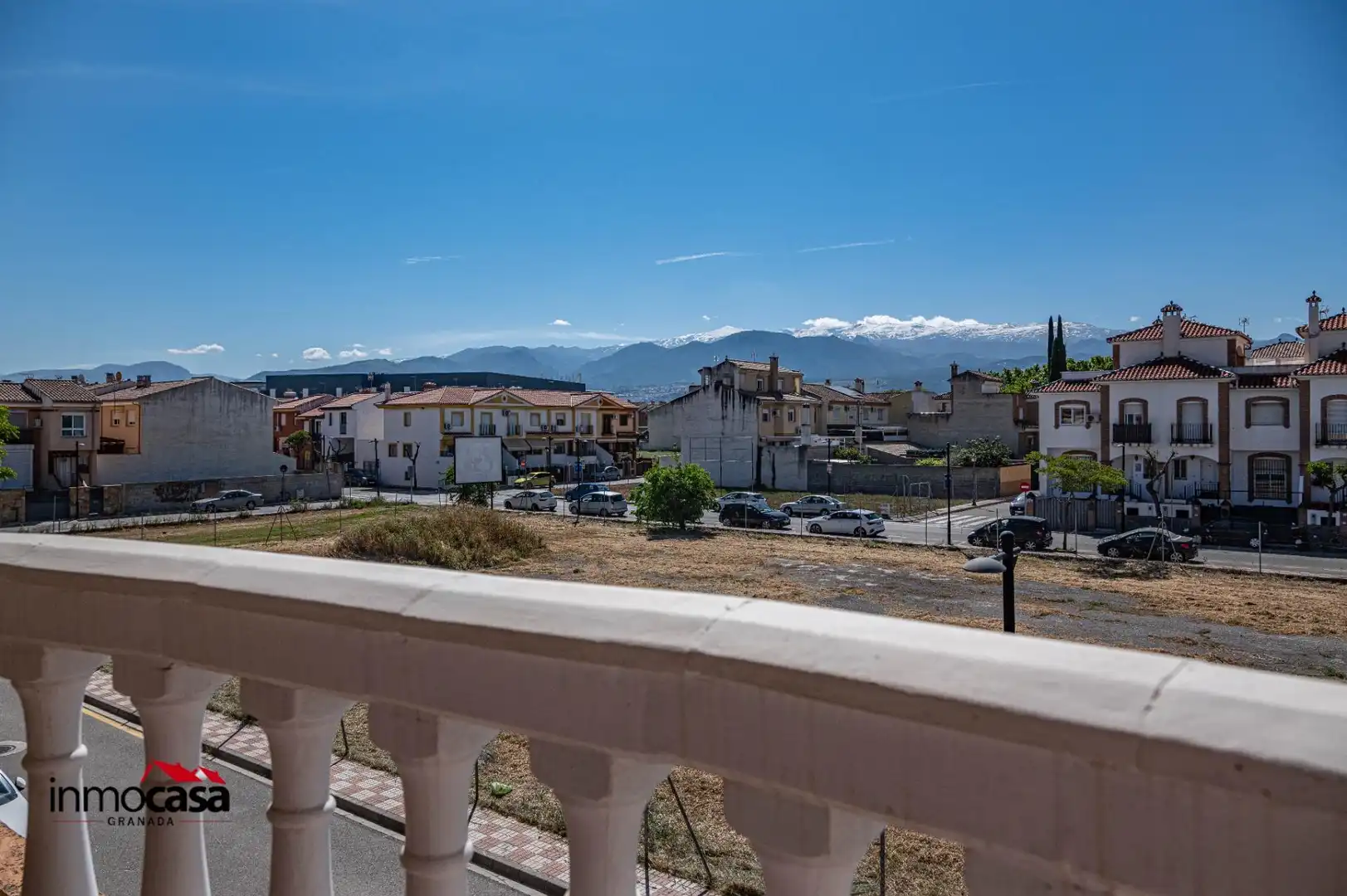 Vista exterior de Casa adosada en venda en Armilla amb Aire condicionat, Calefacció i Jardí privat