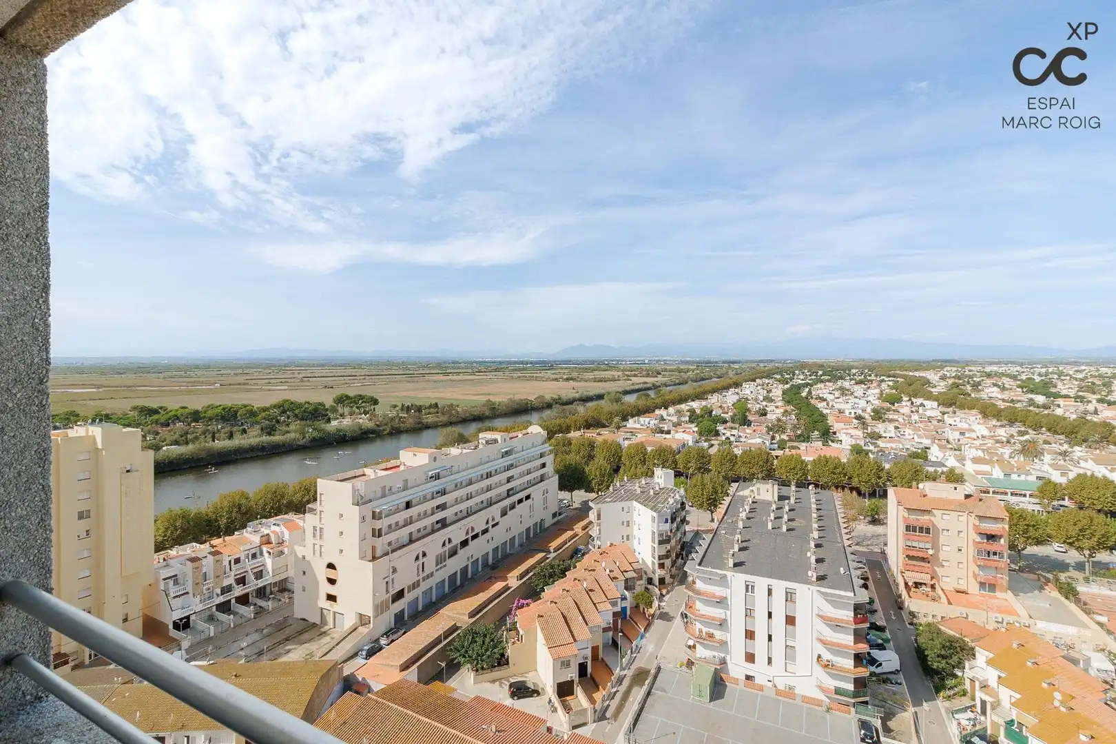 Apartamento con ascensor en venta en Calle Delta Muga