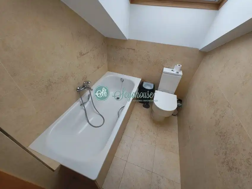 Baño de Piso en venta en Segovia con Aire acondicionado, Calefacción y Trastero