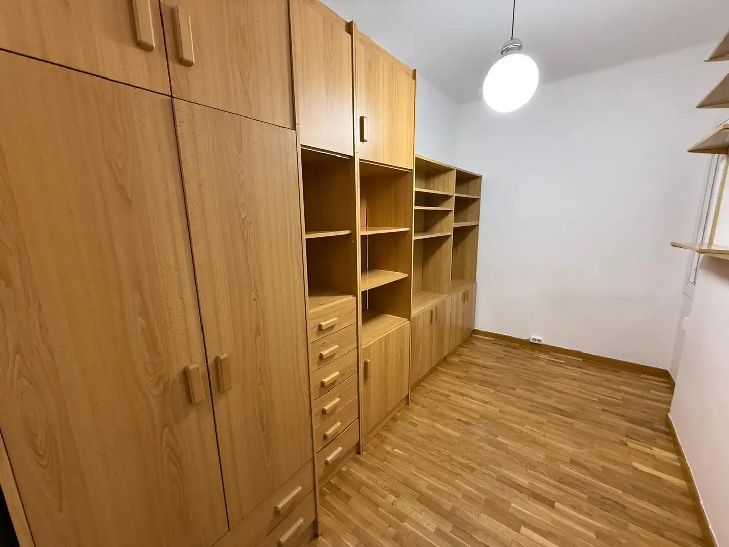 Habitación de Piso en venta en Barcelona con Amueblado y Balcón
