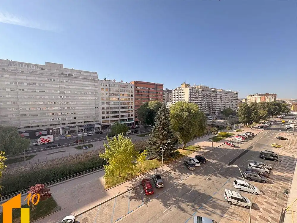 Pis amb ascensor en venda a Avenida REYES CATOLICOS, imagen 19