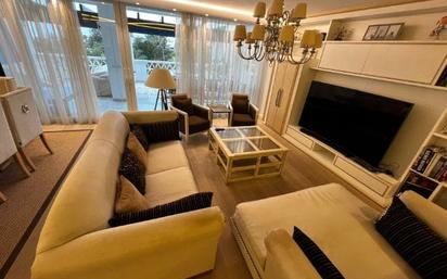 Living room of Flat for sale in Marbella  with Air Conditioner, Heating and Terrace