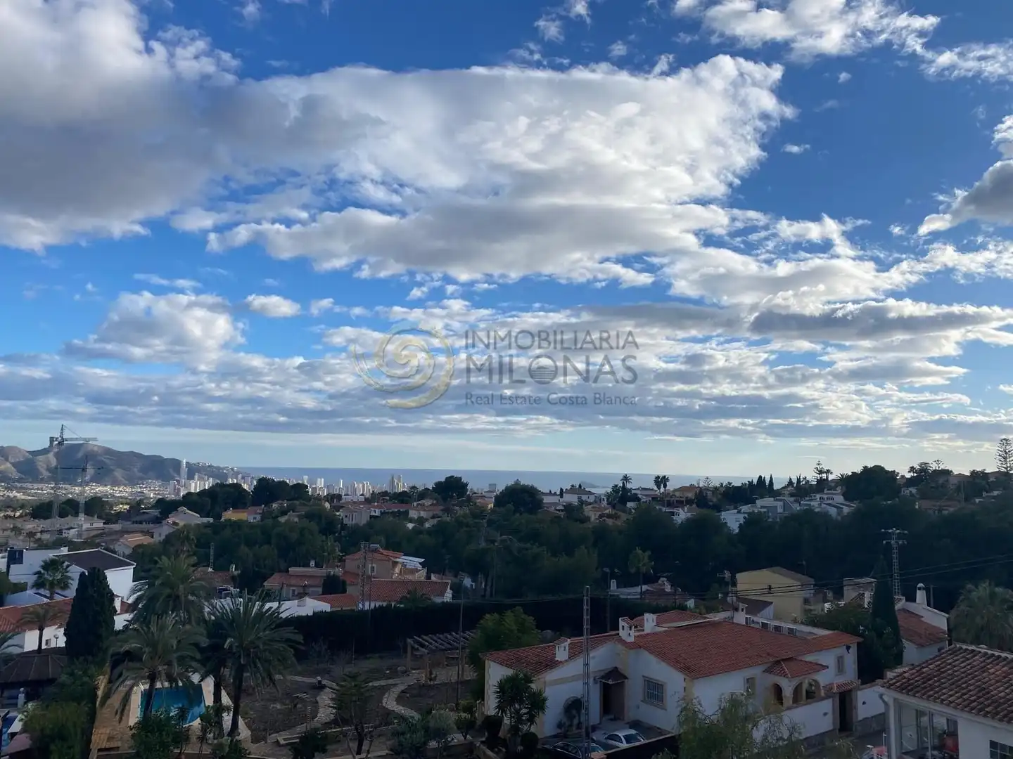 Vista exterior de Casa o xalet en venda en La Nucia amb Jardí privat, Terrassa i Moblat