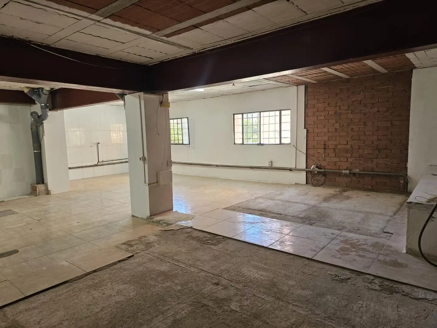 Local comercial en venda a Nucli Urbà, imagen 6