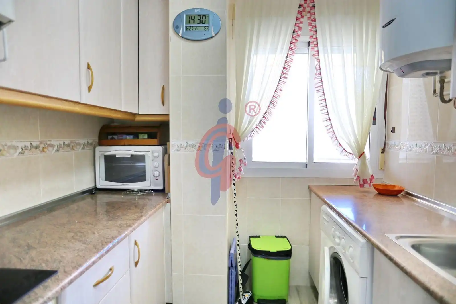 Kitchen of Apartments for sale in Guardamar del Segura  with Terrace, Storage room and Furnished