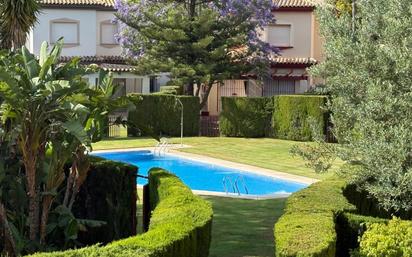 Jardí de Casa adosada en venda en Chiclana de la Frontera amb Aire condicionat, Calefacció i Jardí privat