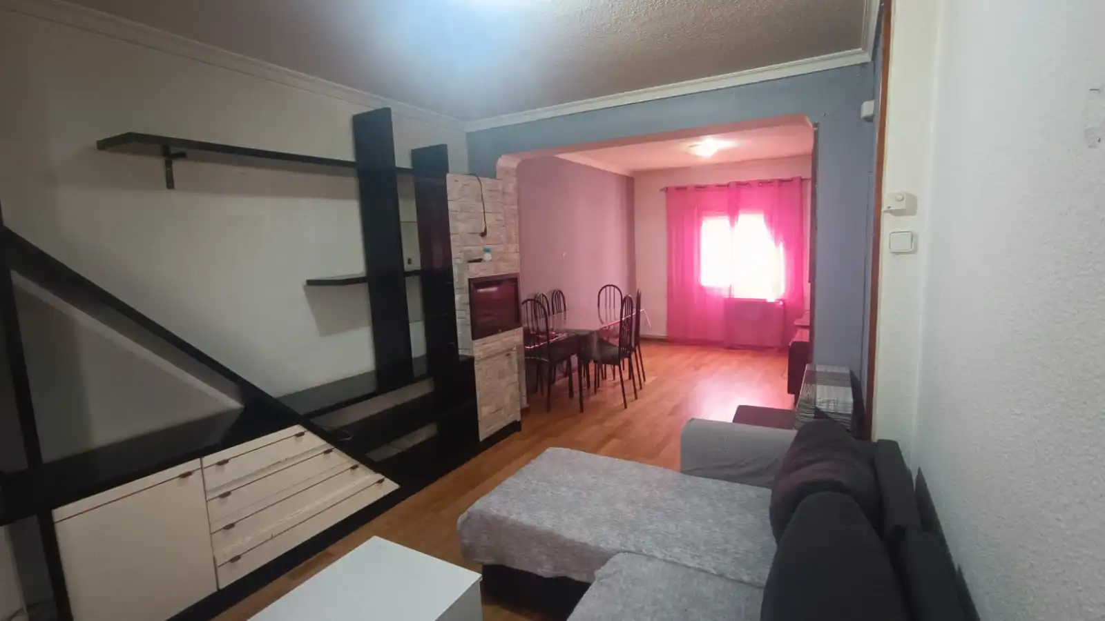 Sala d'estar de Casa adosada en venda en Arganda del Rey amb Calefacció, Moblat i Alarma