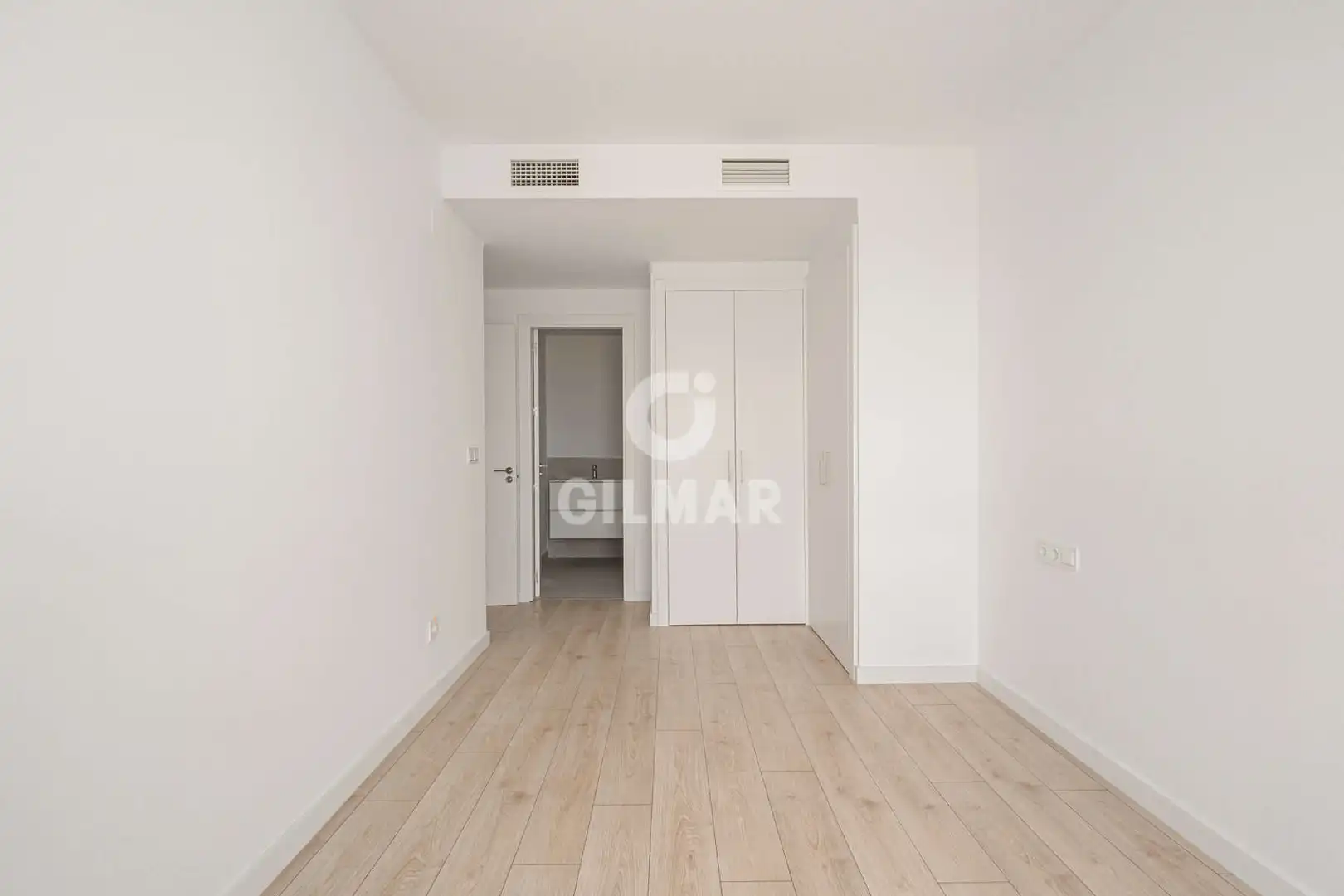 Bedroom of Flat for sale in Tomares  with Heating, Private garden and Storage room