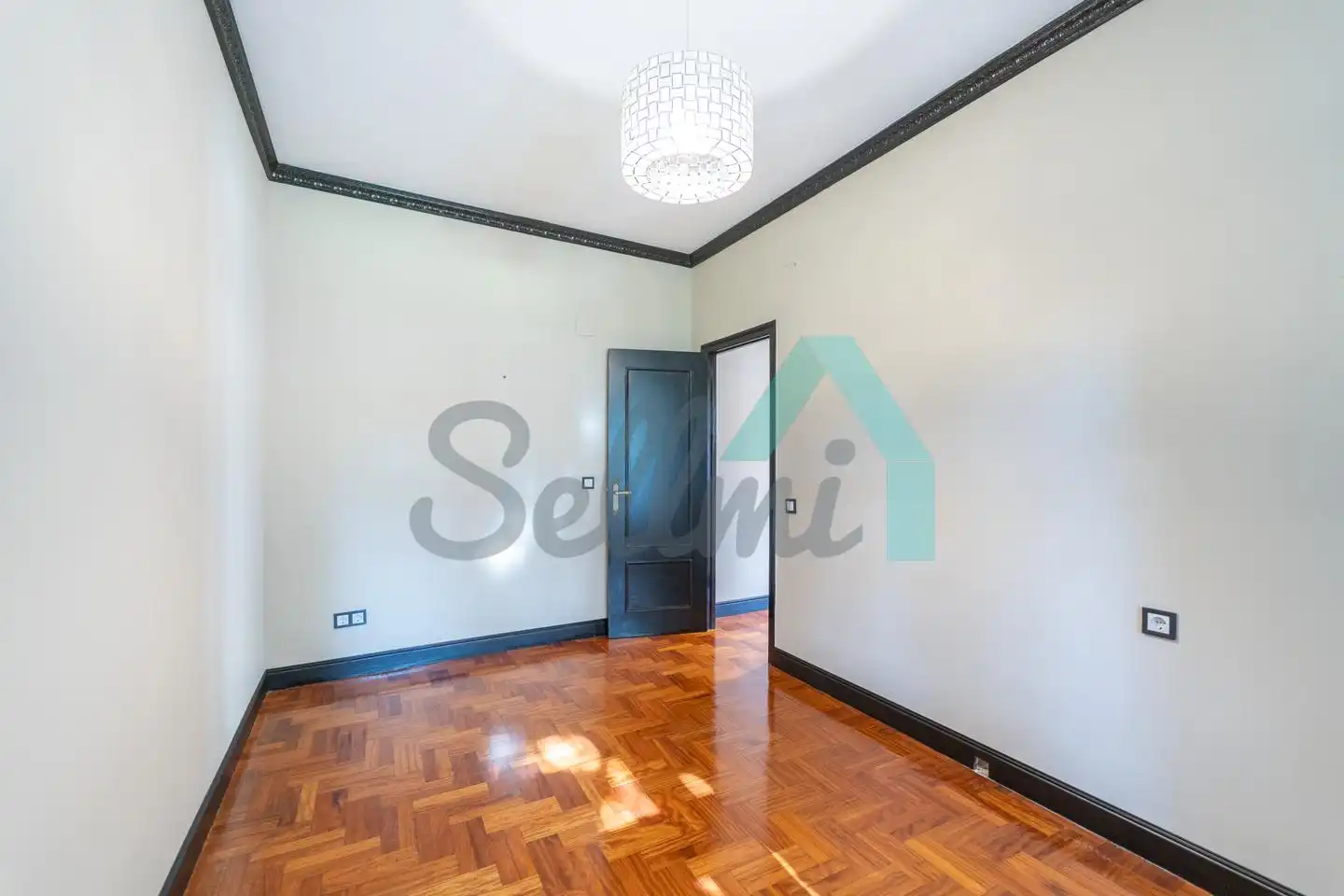Piso en venta en Oviedo  con Calefacción, Parquet y Terraza