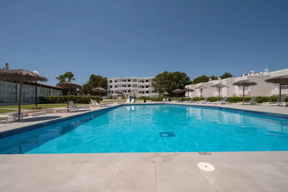 Piscina de Piso en venta en Sant Josep de sa Talaia con Aire acondicionado, Calefacción y Jardín privado