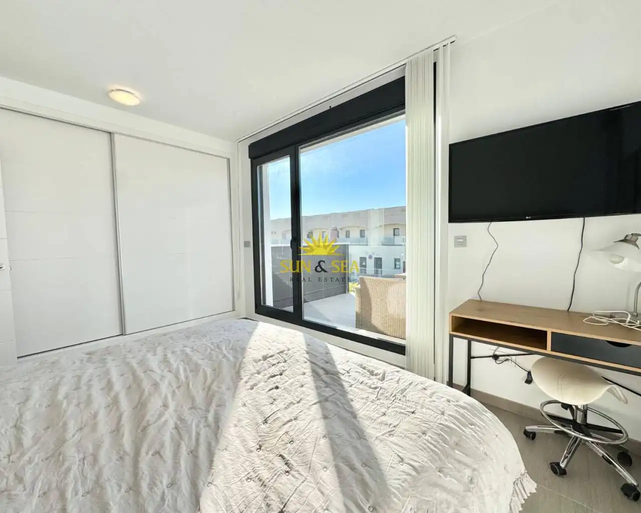 Dormitori de Casa o xalet de lloguer en Torrevieja amb Aire condicionat, Calefacció i Jardí privat