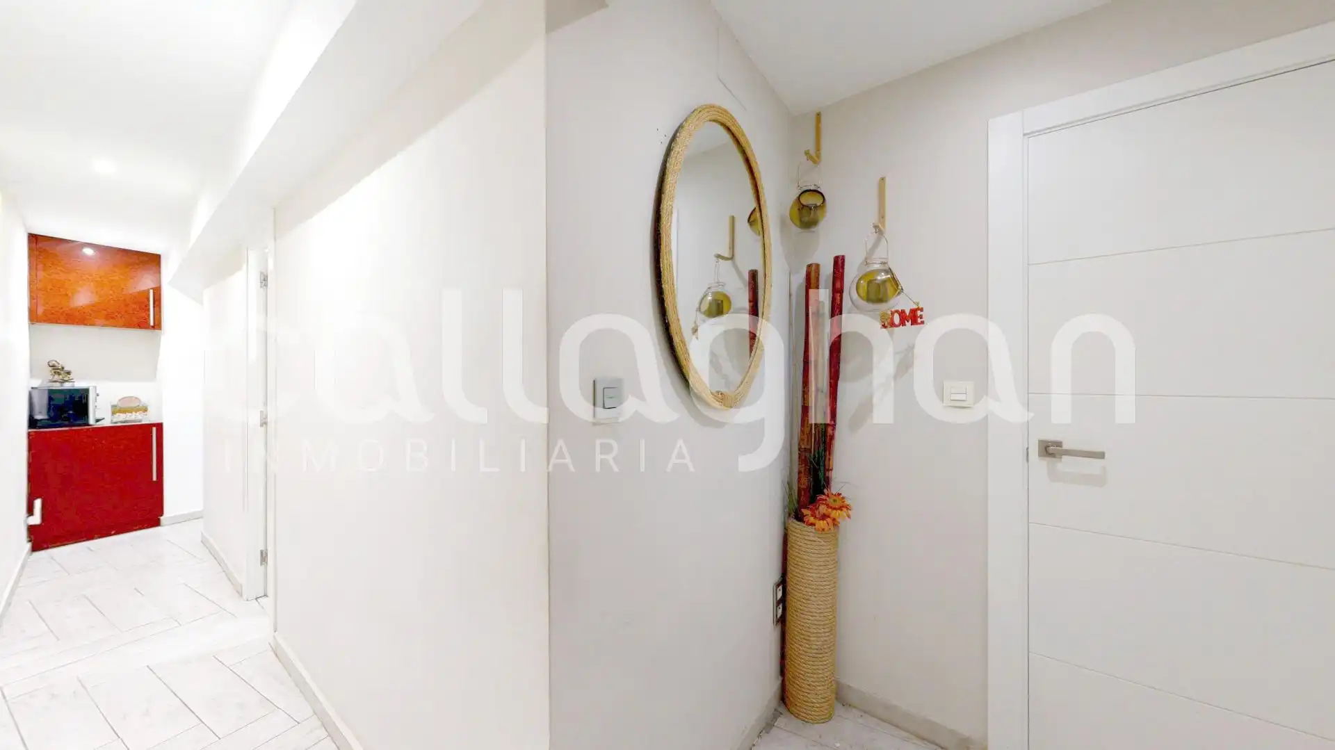 Flat for sale in Valencia  with Air Conditioner, Heating and Furnished