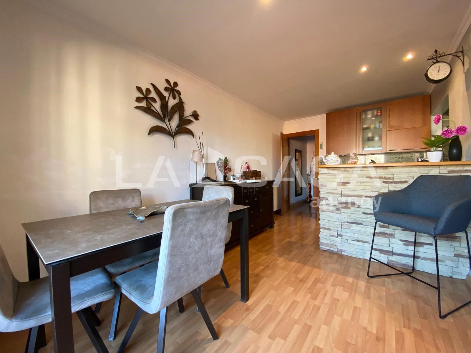 Sala d'estar de Àtic en venda en Santa Coloma de Gramenet amb Calefacció i Terrassa