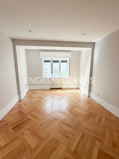 Vista exterior de Piso de alquiler en Madrid con Aire acondicionado, Calefacción y Parquet