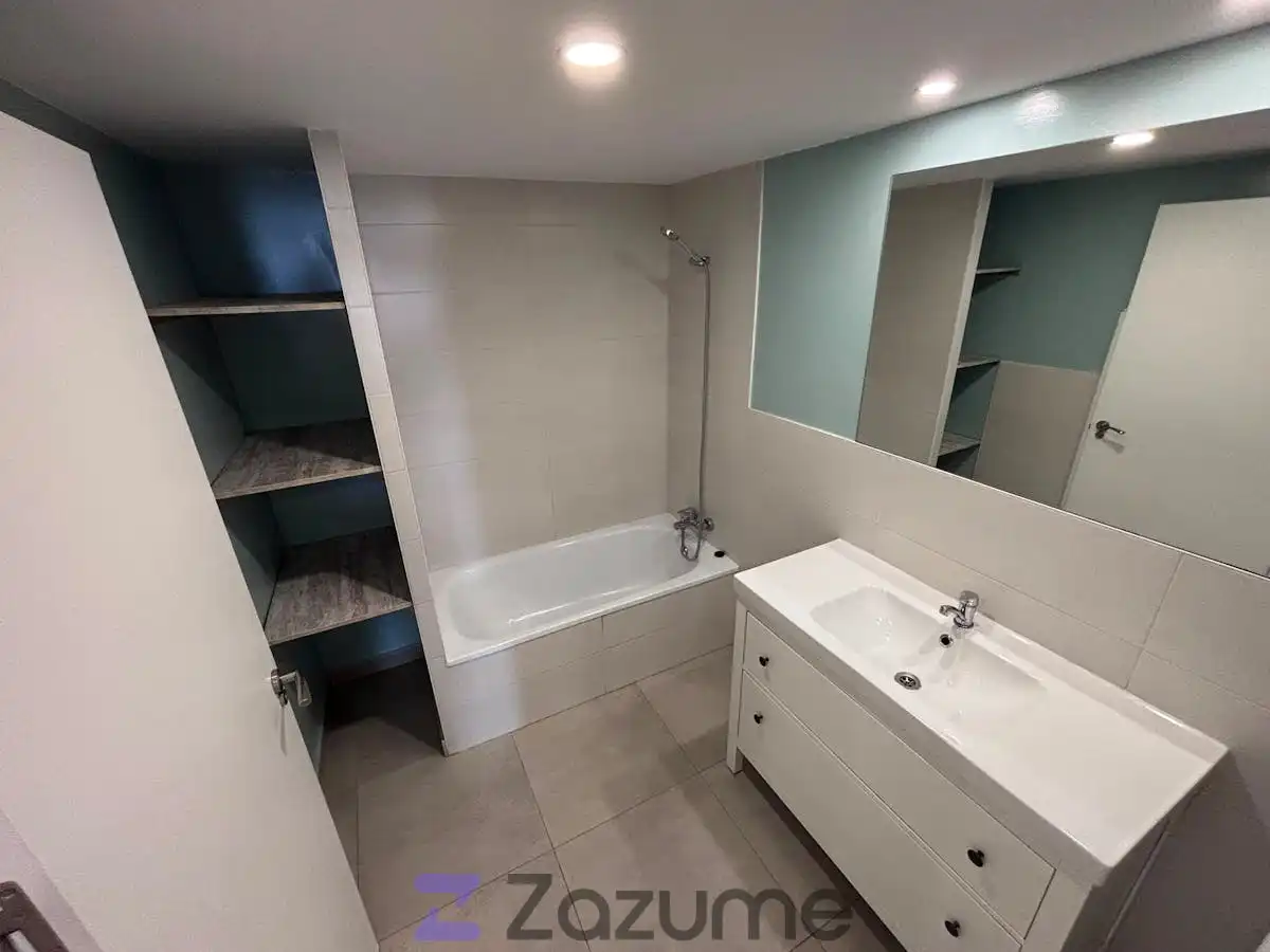 Bathroom of Flat for rent in Cartagena  with Air Conditioner, Heating and Parquet flooring