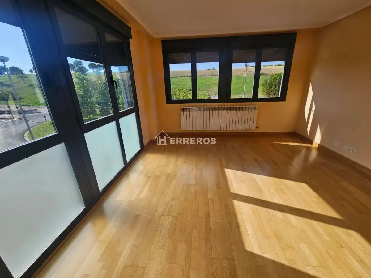 Dormitori de Pis en venda en  Logroño amb Calefacció, Parquet i Traster