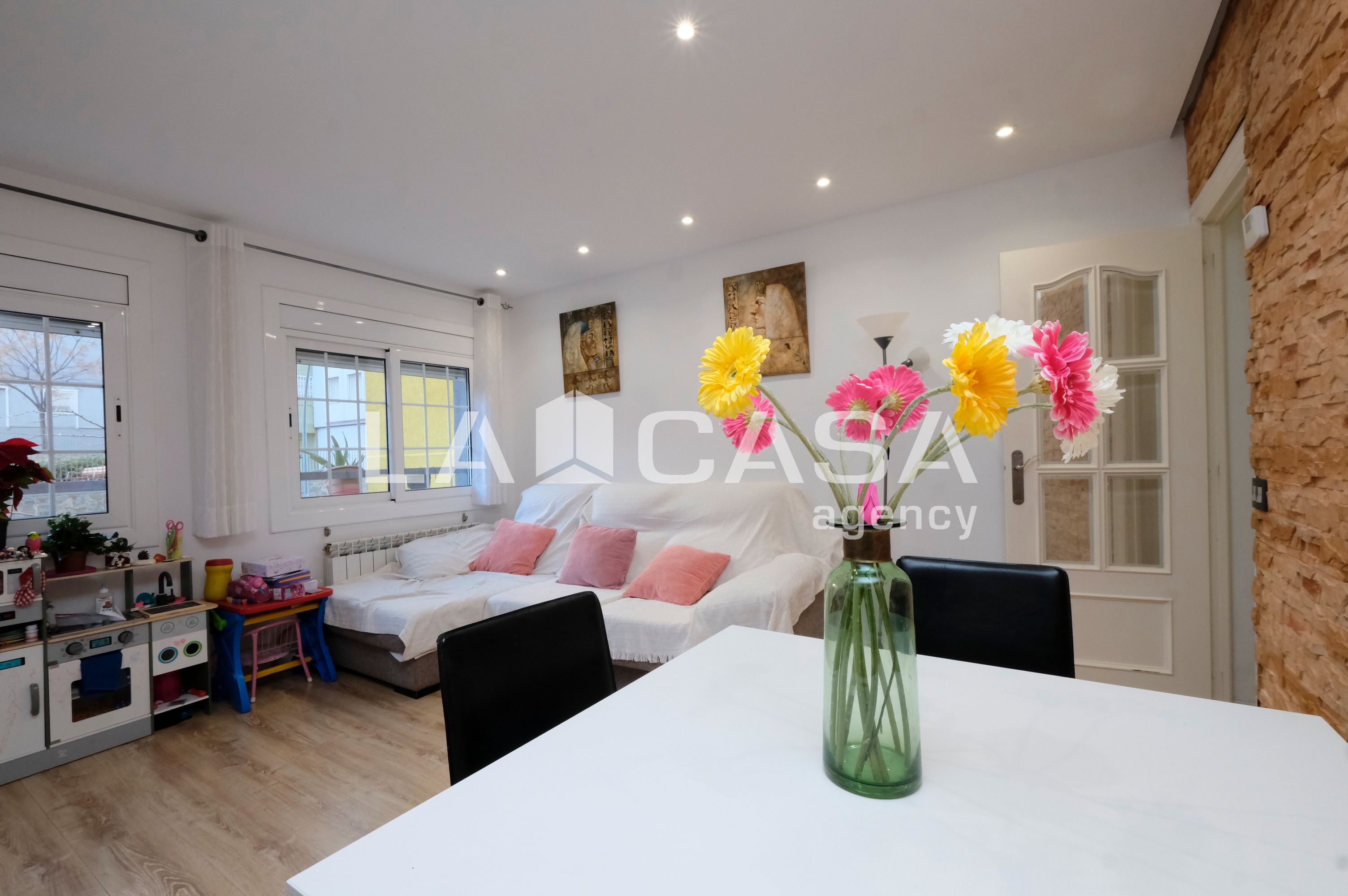Flat for sale in  Barcelona Capital  with Heating