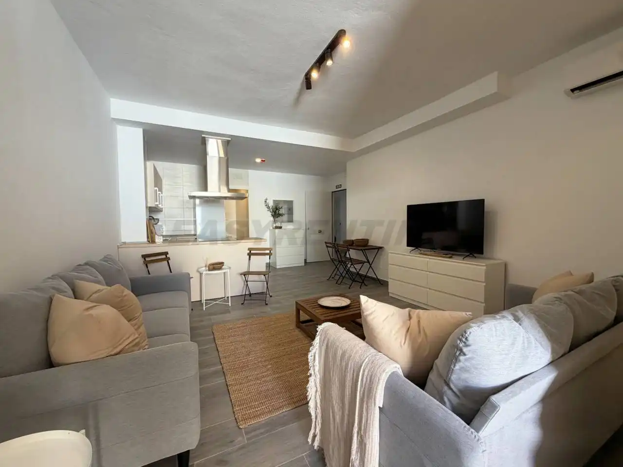 Wohnzimmer von Loft zur Miete in La Línea de la Concepción mit Klimaanlage, Möbliert und Alarm