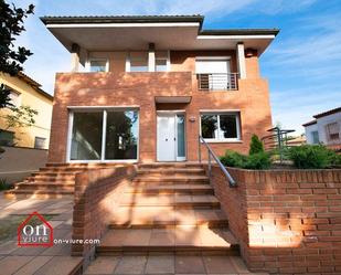 Exterior view of House or chalet to rent in Sant Cugat del Vallès  with Air Conditioner, Heating and Terrace