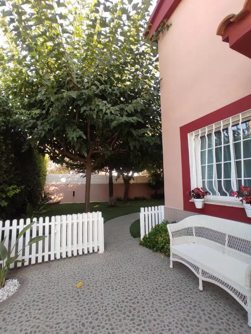 Vista exterior de Casa o xalet en venda en Castellón de la Plana / Castelló de la Plana amb Terrassa, Traster i Moblat