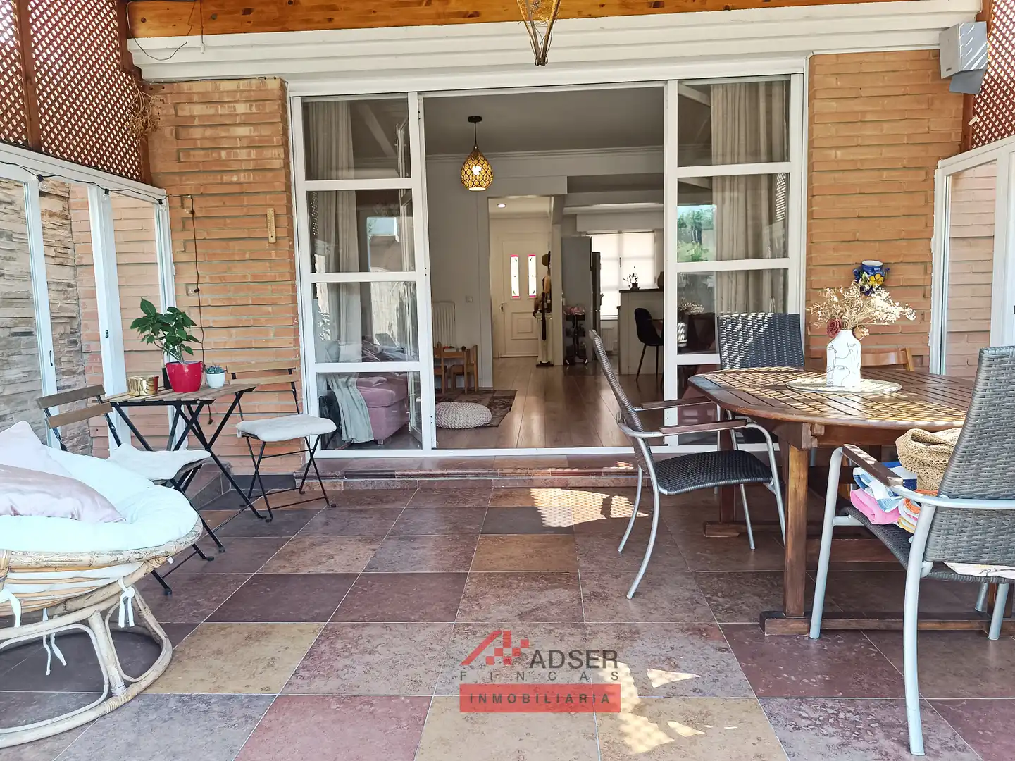 Terrassa de Casa adosada en venda en Lardero amb Aire condicionat, Calefacció i Jardí privat